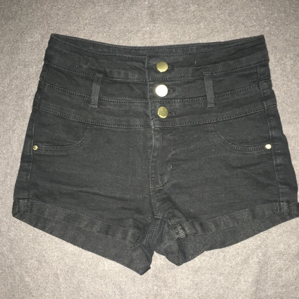 Cute Black Women’s High-Waisted Shorts Size 0